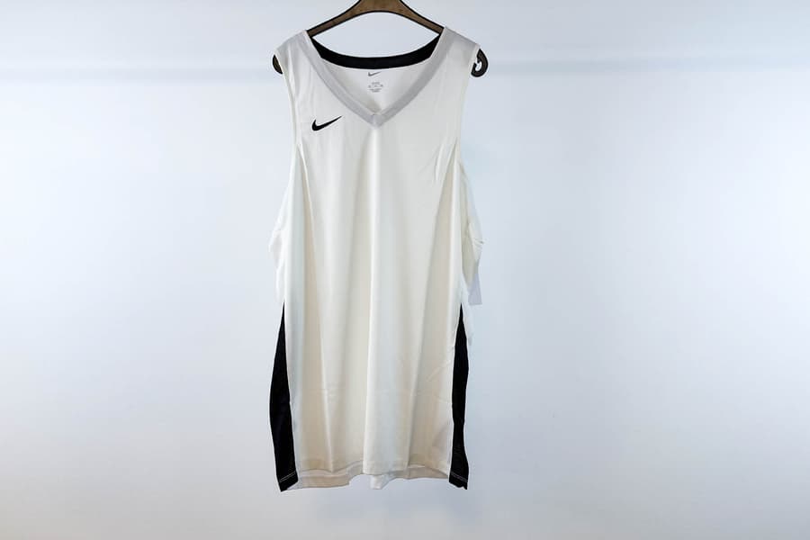 2 Herren Trikots Nike, Gr. 2XL